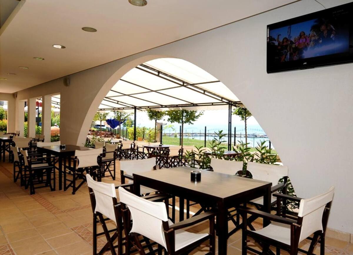 Quiet, Relax And Sand Beach Place With 4Star Service Akheloj Eksteriør bilde